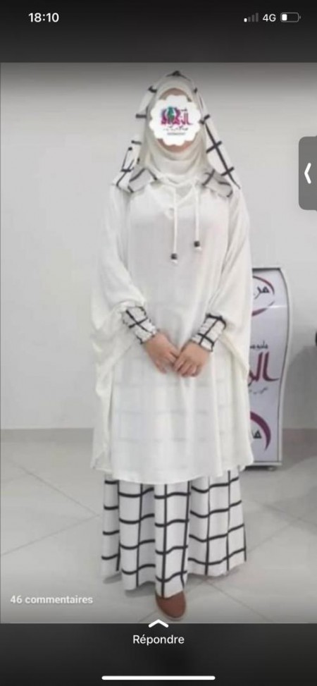 Ensemble de vêtements de prière pour femmes musulmanes.